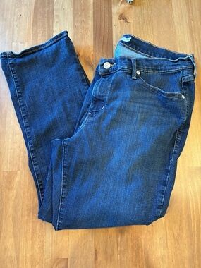 Levi's Women's Straight Leg Jeans in Dark Blue Denim